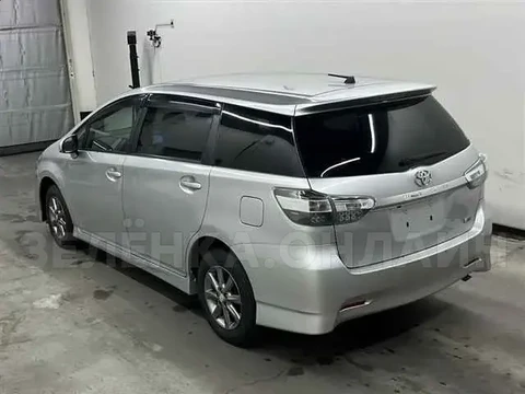 Toyota Wish 2013