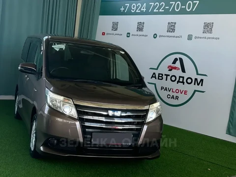 Toyota Noah 2014