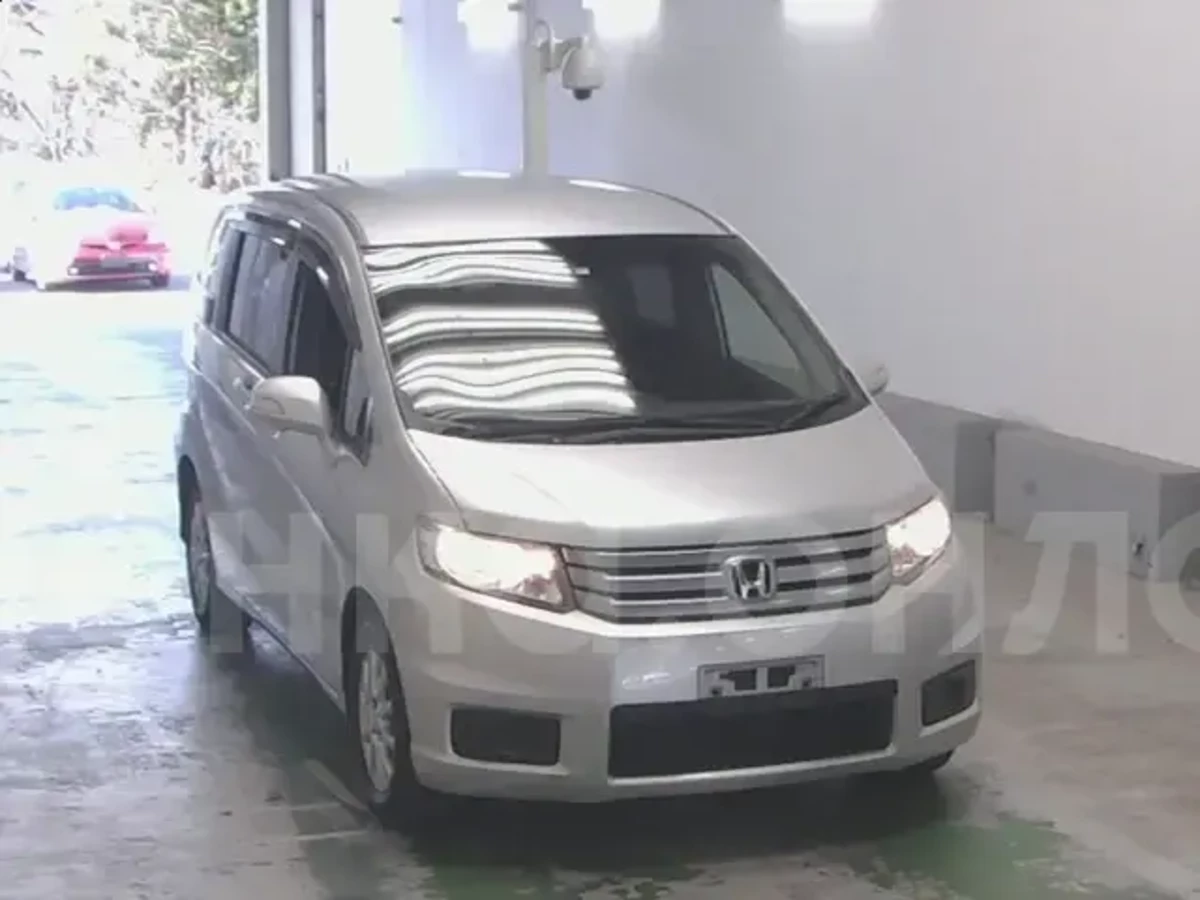 Honda Freed Spike 2012