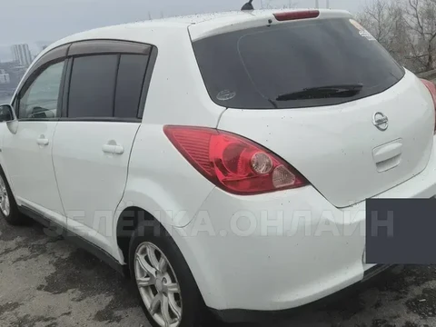 Nissan Tiida 2005