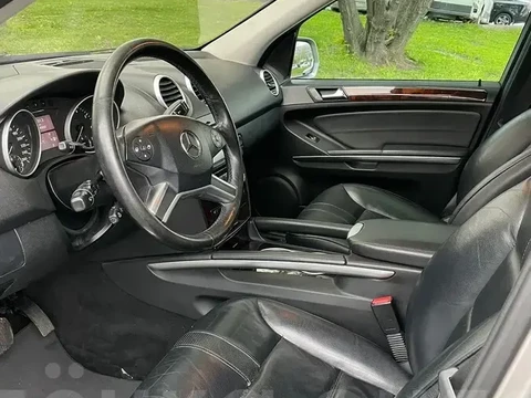 Mercedes-Benz M-Класс 2009