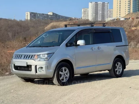 Mitsubishi Delica D:5 2013