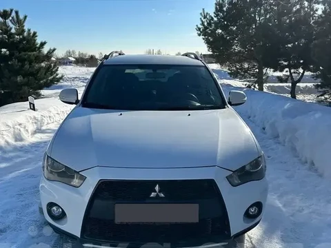 Mitsubishi Outlander 2011