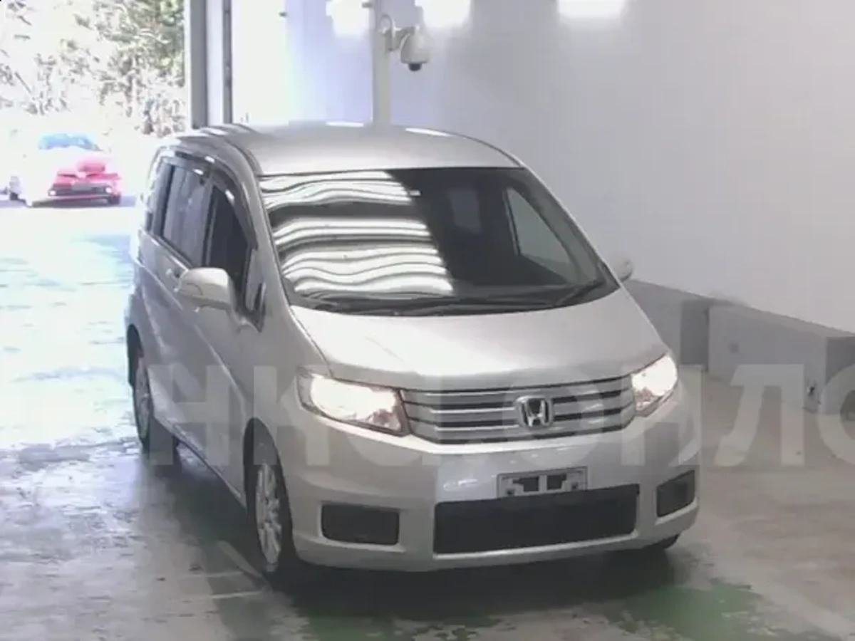 Honda Freed Spike 2012