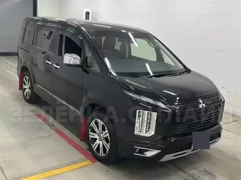 Mitsubishi Delica D:5 2022