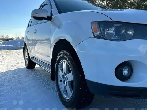 Mitsubishi Outlander 2011