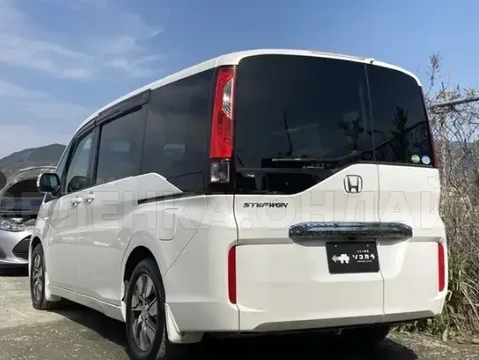 Honda Stepwgn 2015