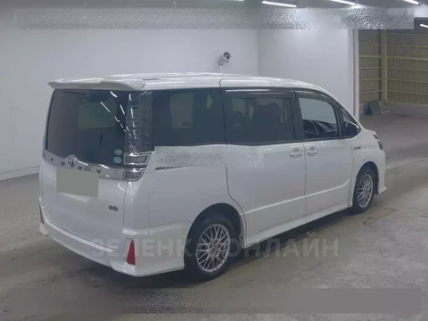 Toyota Voxy 2020
