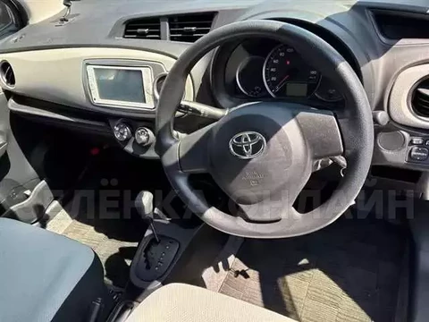 Toyota Vitz 2013