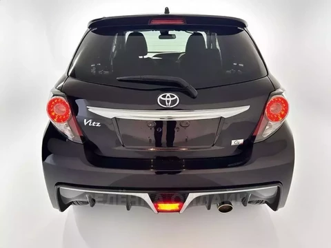 Toyota Vitz 2015