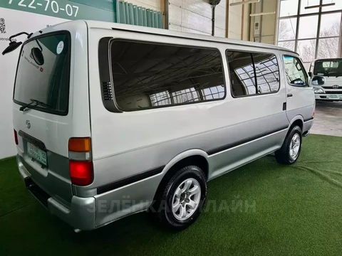 Toyota HiAce 2001