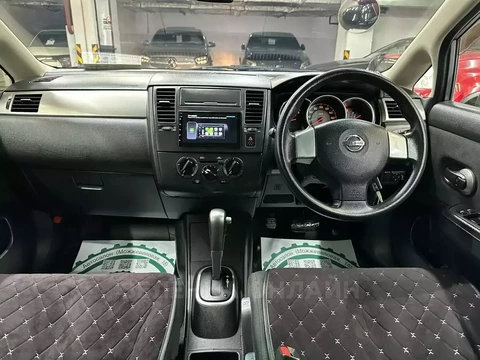 Nissan Tiida 2006