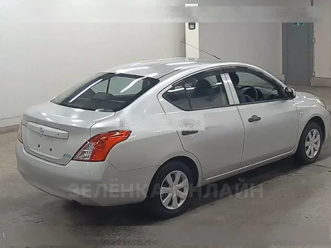 Nissan Tiida 2015