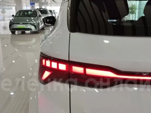 Geely Coolray 2023