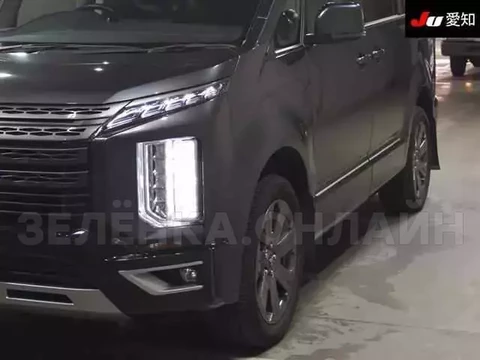 Mitsubishi Delica D:5 2023