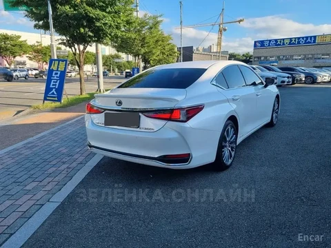 Lexus ES 2021