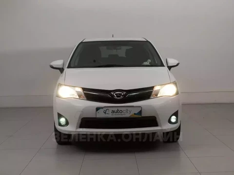 Toyota Corolla Fielder 2012