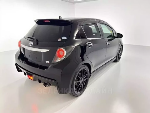 Toyota Vitz 2015