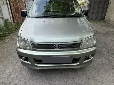 Toyota Noah 1998
