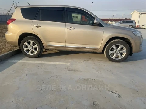 Toyota Vanguard 2011