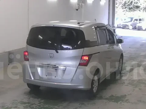 Honda Freed Spike 2012