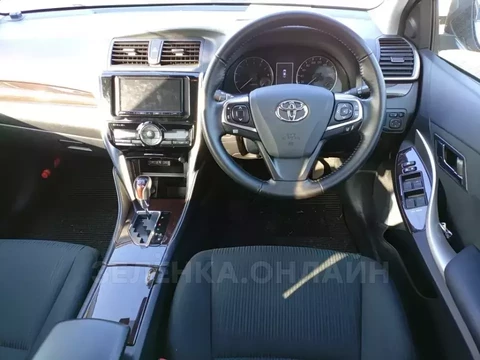 Toyota Premio 2021