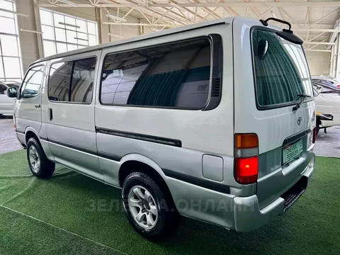 Toyota HiAce 2001