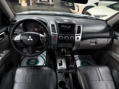 Mitsubishi Pajero Sport 2011