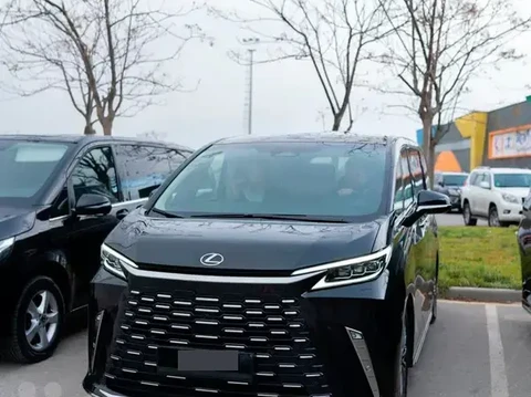 Lexus LM 2024
