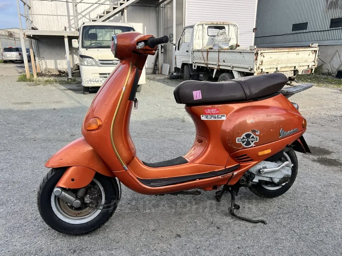 Piaggio Vespa ET4 1998