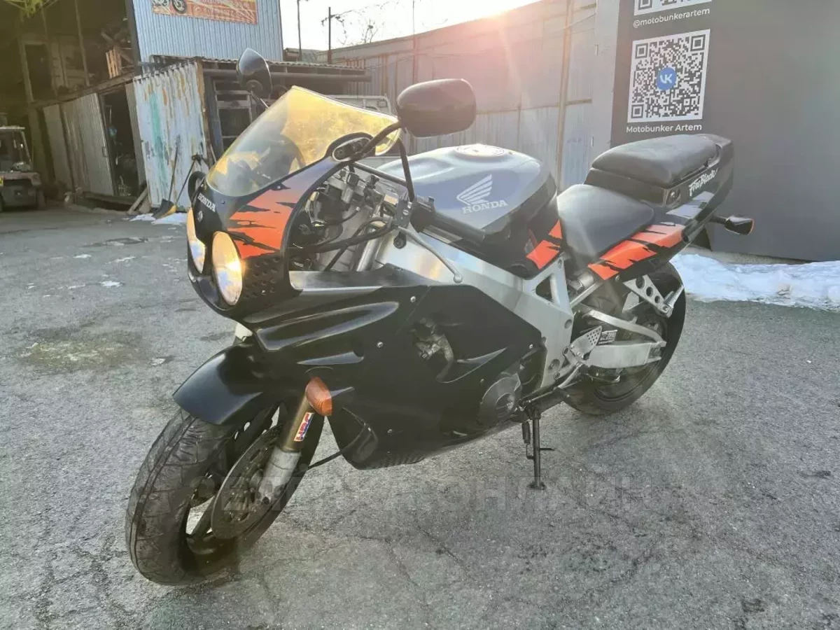 Honda CBR 900RR Fireblade 1995