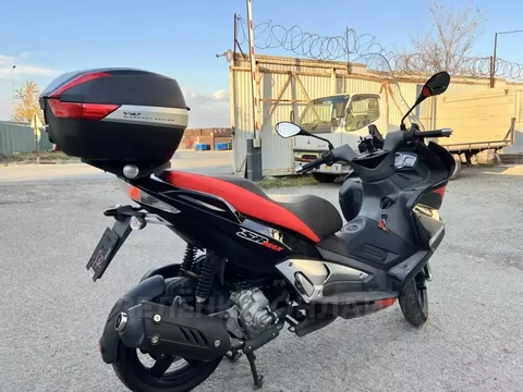 Aprilia SR Max 300 2015
