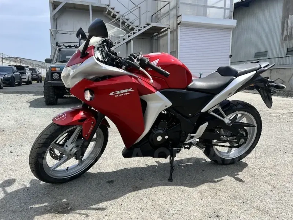 Honda CBR 250R 2011