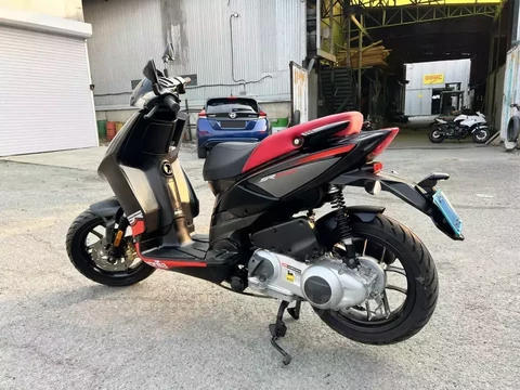 Aprilia SR Motard 125 2015