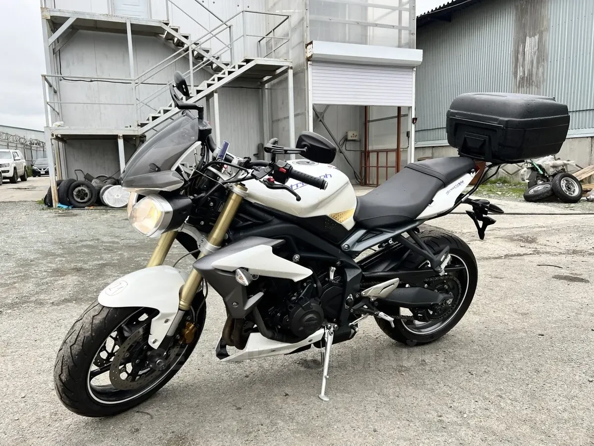 Triumph Street Triple 2013