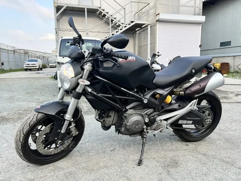 Ducati Monster 696 2012