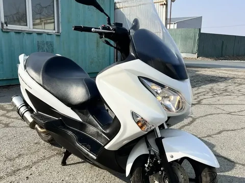 Suzuki Burgman UH 200 2021