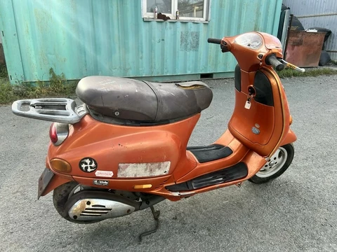 Piaggio Vespa ET4 1998