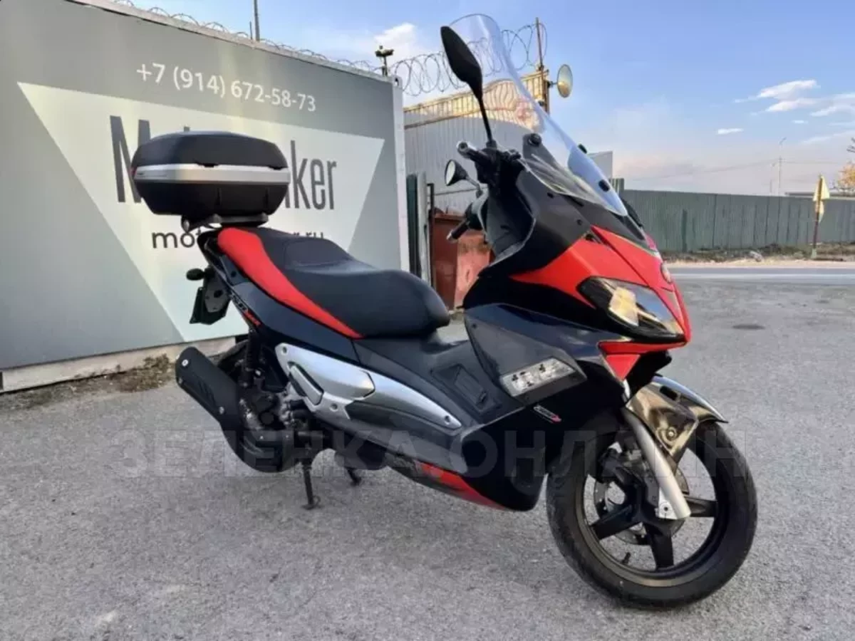 Aprilia SR Max 300 2015