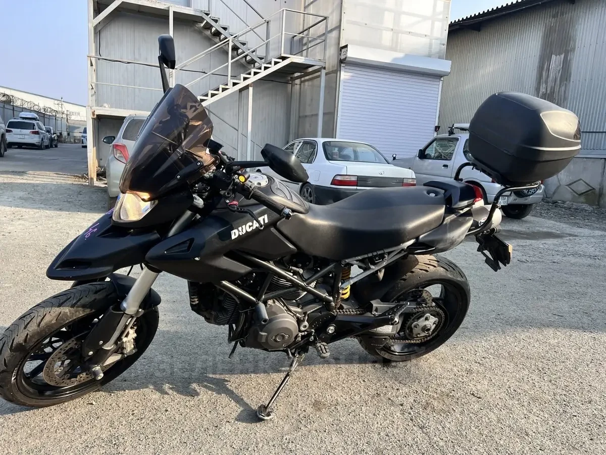 Ducati HyperMotard 2010