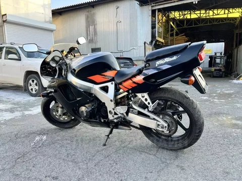 Honda CBR 900RR Fireblade 1995