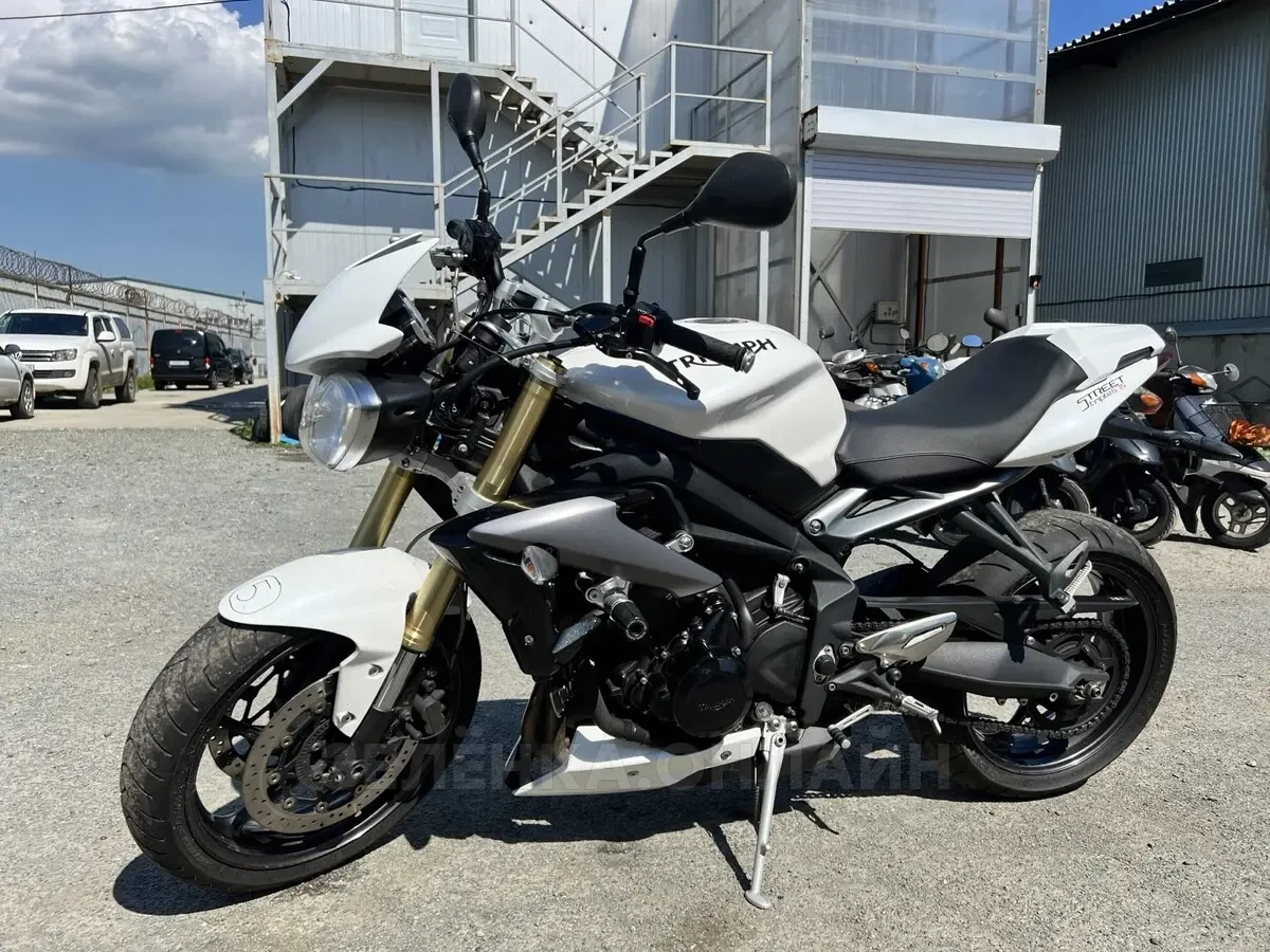 Triumph Street Triple 2015