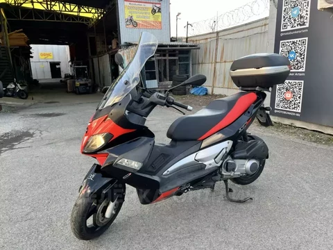 Aprilia SR Max 300 2015