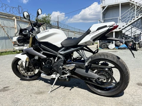 Triumph Street Triple 2015