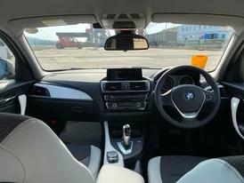 BMW 118i салон руль