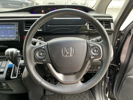 Honda Stepwgn 5 салон мультимедиа приборная панель руль