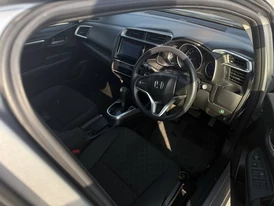 Honda Fit 2017 GK3 кузов серого цвета салон