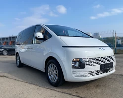 Hyundai Staria US4 2022 года 2,2 литра турбо на фоне порта