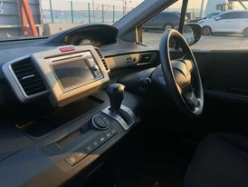 Honda Freed первое поколение кузов приборная панель