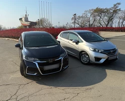 Honda fit 2017 2018 GP5 гибрид синий цвет и GP3 бензин серый цвет